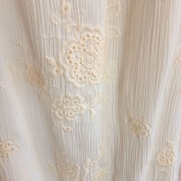 CHELSEA & VIOLET Embroidered Ivory Floral Wrap Hi-low Dress Sz. Large - Picture 10 of 12